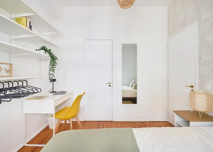 Séjour chez l'habitant With Private Bathroom In Santos Lisboa