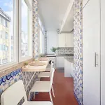With Private Bathroom In Santos Homestay Lisbon
