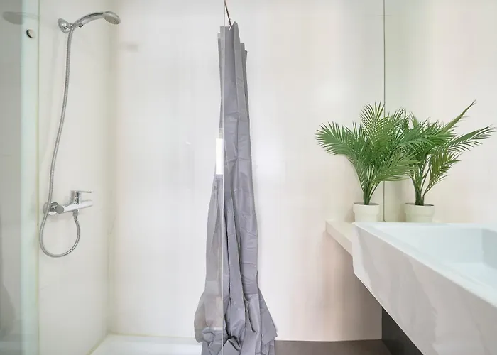 With Private Bathroom In Santos ホームステイ