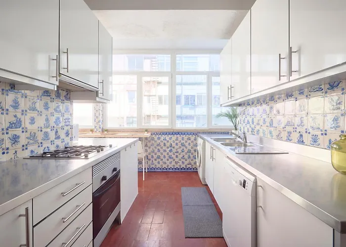 With Private Bathroom In Santos * Lisboa